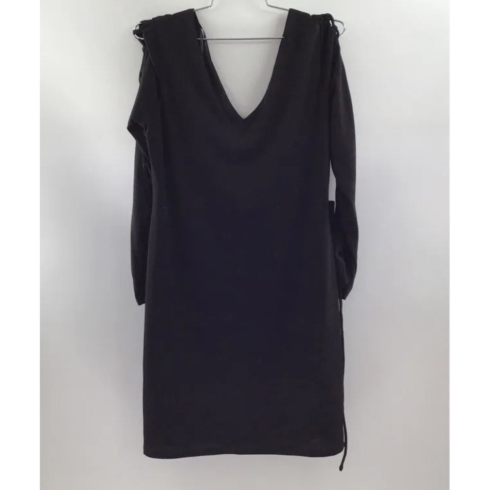 Bebe Women's Black V-Neck‎ Cold-Shoulder Shift Dress - Size 10 New